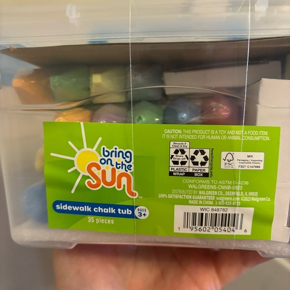 Sidewalk Chalk Tub - 35 pieces - Picture 2 of 7